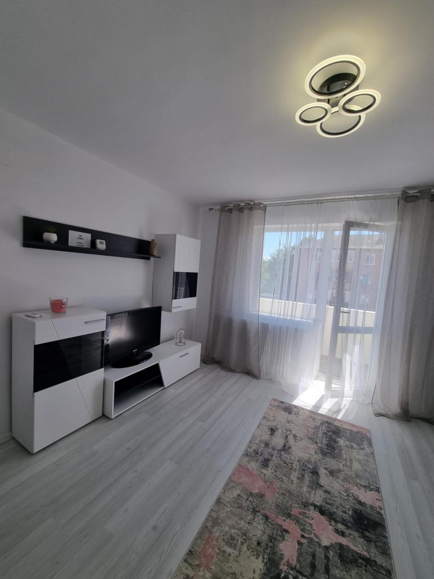 Apartament Central Pe Pietonala Nr2 Hunedoara Buitenkant foto