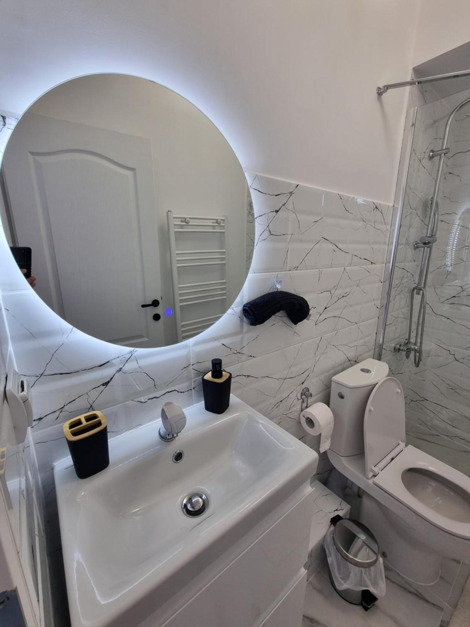 Apartament Central Pe Pietonala Nr2 Hunedoara Buitenkant foto