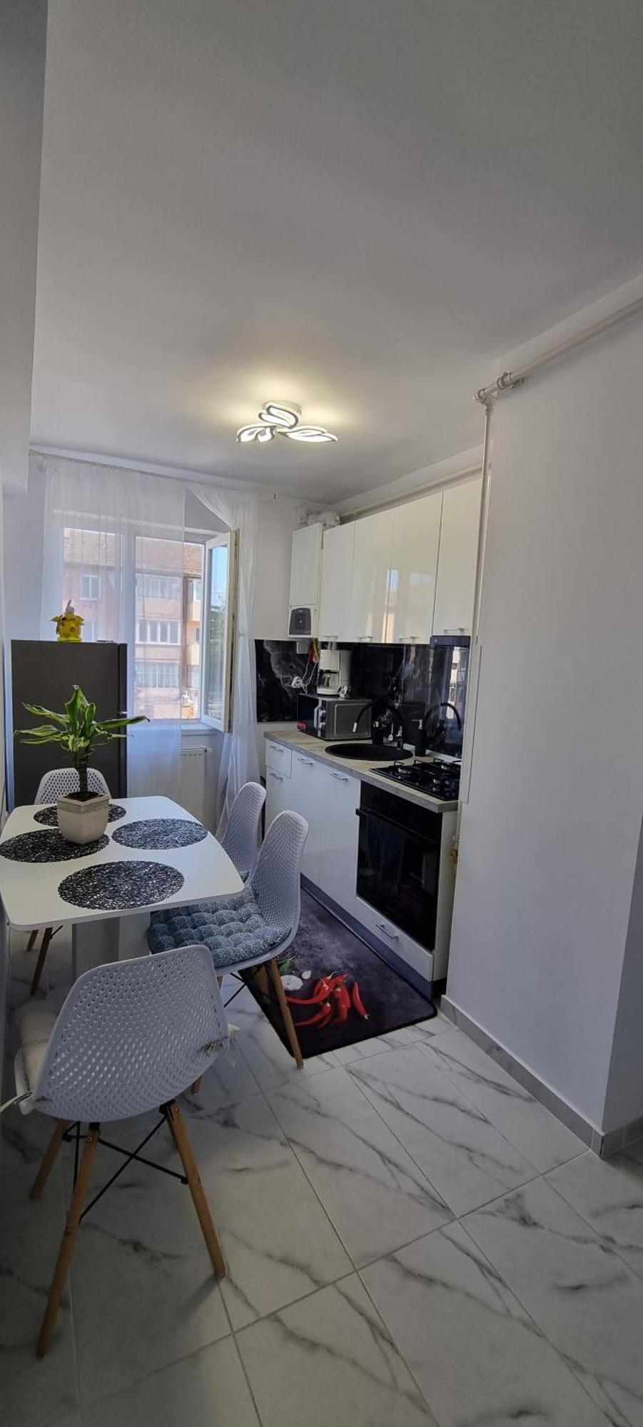 Apartament Central Pe Pietonala Nr2 Hunedoara Buitenkant foto