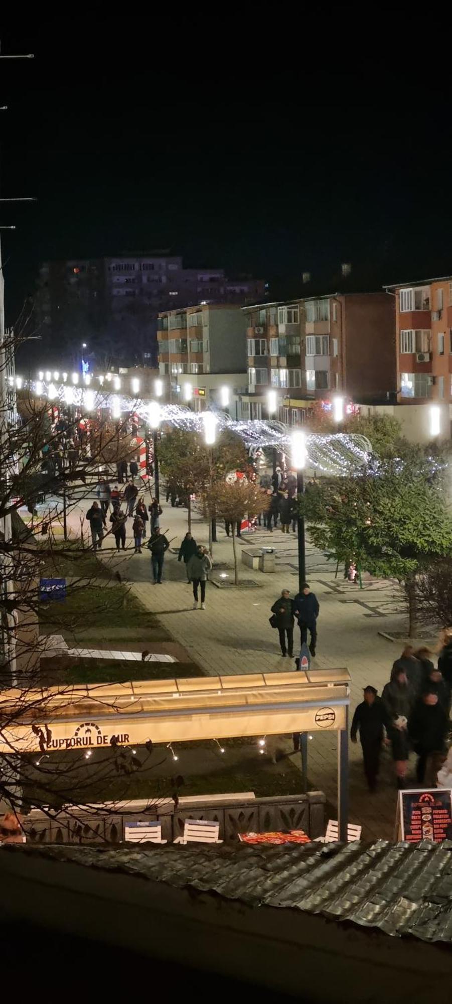 Apartament Central Pe Pietonala Nr2 Hunedoara Buitenkant foto