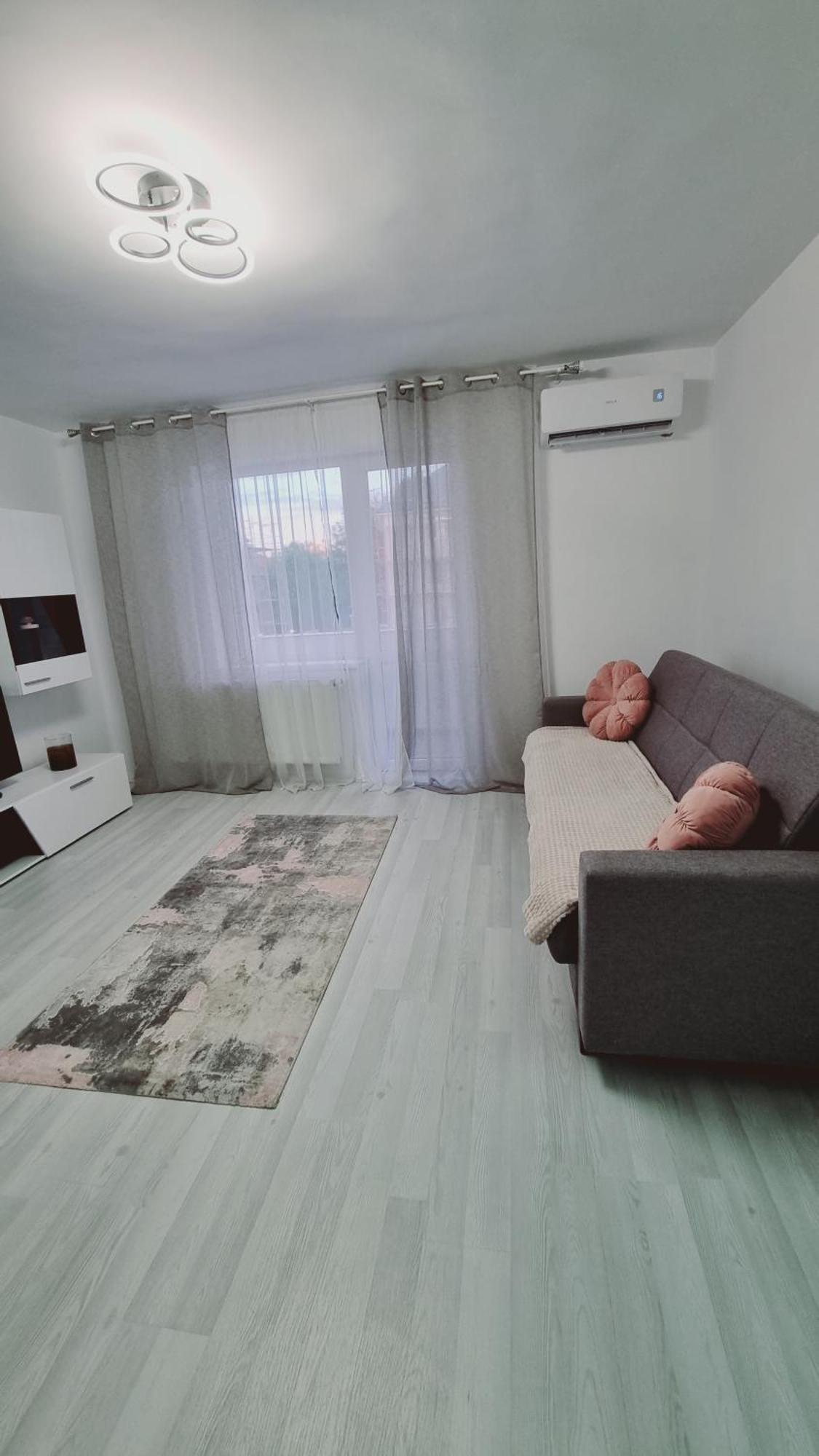 Apartament Central Pe Pietonala Nr2 Hunedoara Buitenkant foto